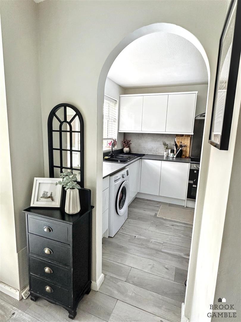 3 Bedroom House. Maywood Avenue in Eastbourne,  8